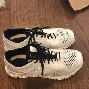 On Cloud Women’s running shoes